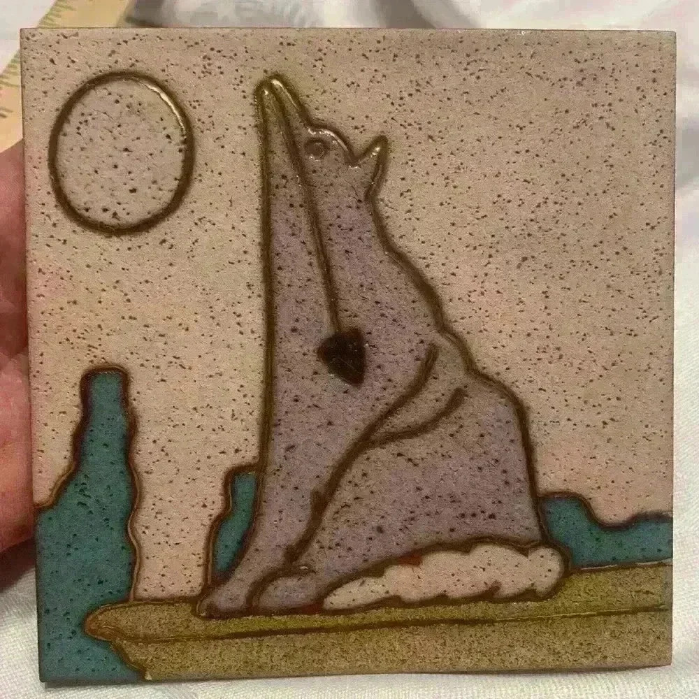 Lov Ceramics Jackson WY unique, vintage, howling at the Moon tile art wildlife - Picture 3 of 6